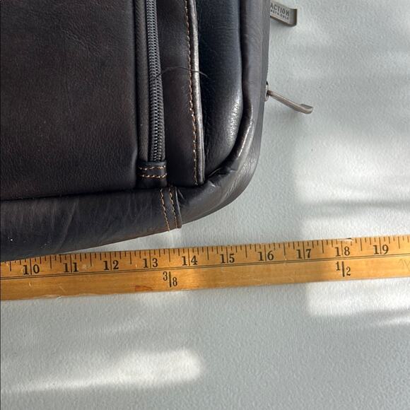 Kenneth Cole Reaction Men’s Brown Genuine Leather Laptop 16" Bag Messenger - Picture 12 of 14